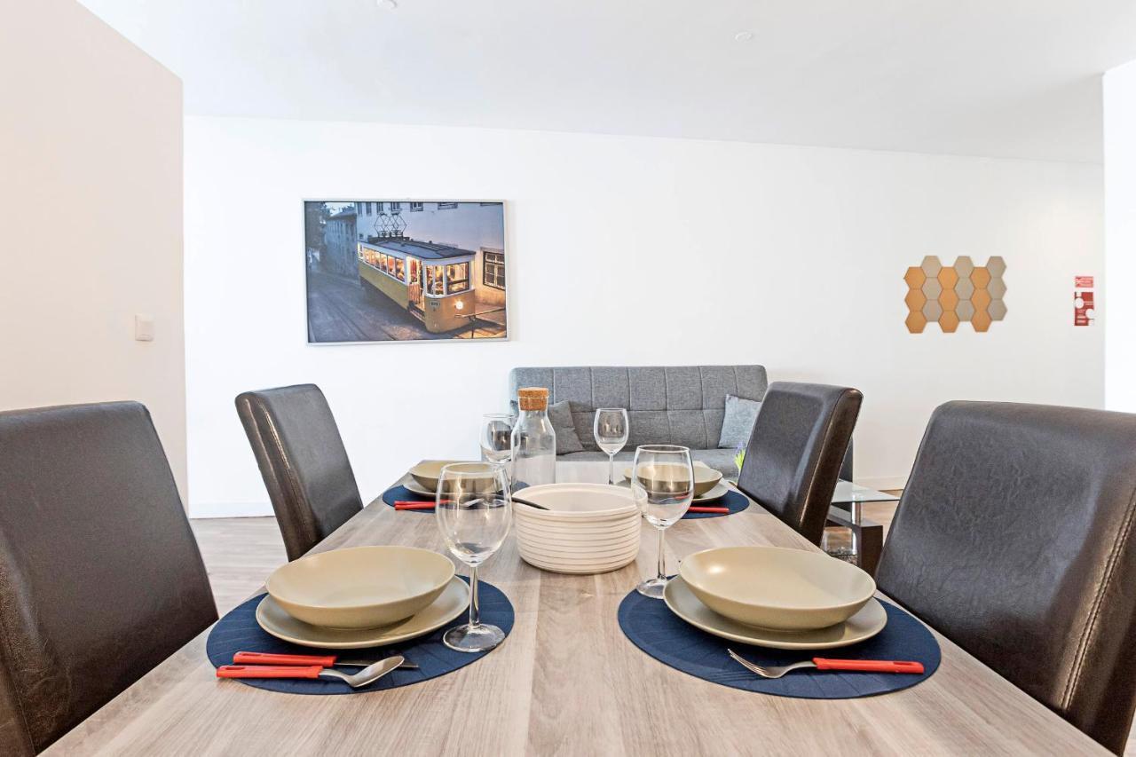 Amazing Apartment In Downtown Porto By Lovelystay Luaran gambar