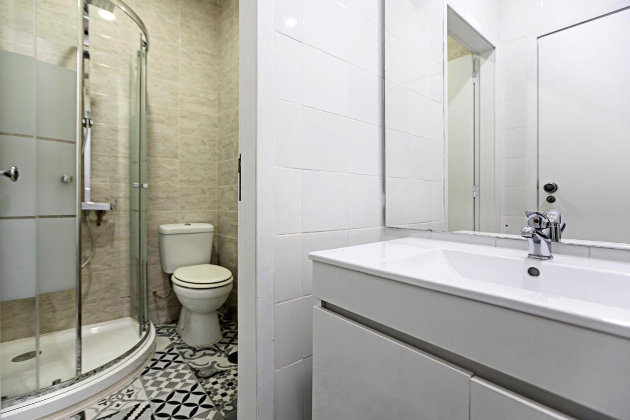 Amazing Apartment In Downtown Porto By Lovelystay Luaran gambar