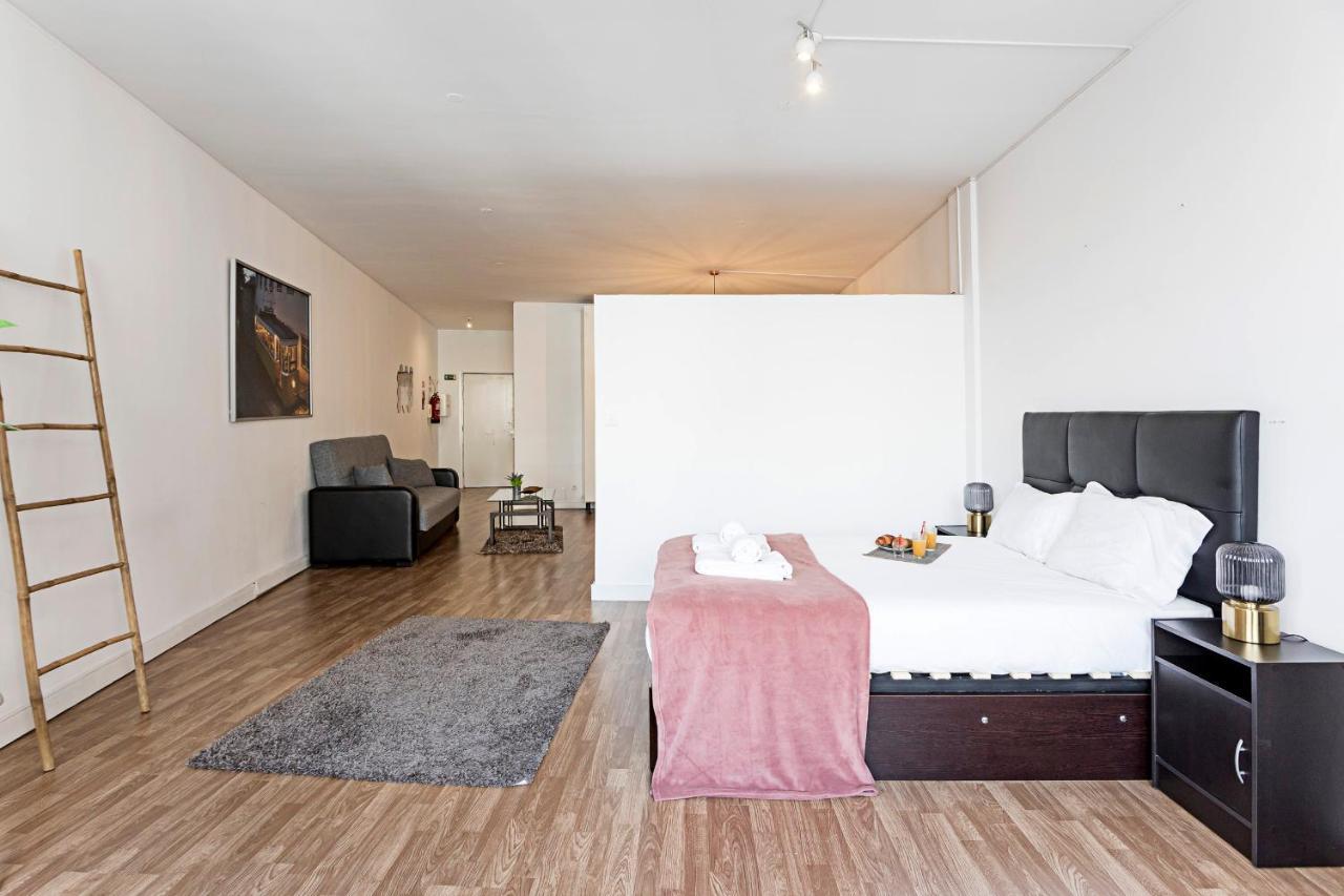 Amazing Apartment In Downtown Porto By Lovelystay Luaran gambar
