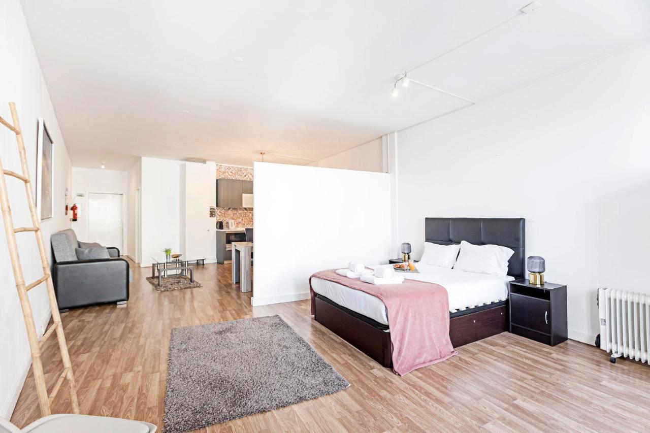 Amazing Apartment In Downtown Porto By Lovelystay Luaran gambar
