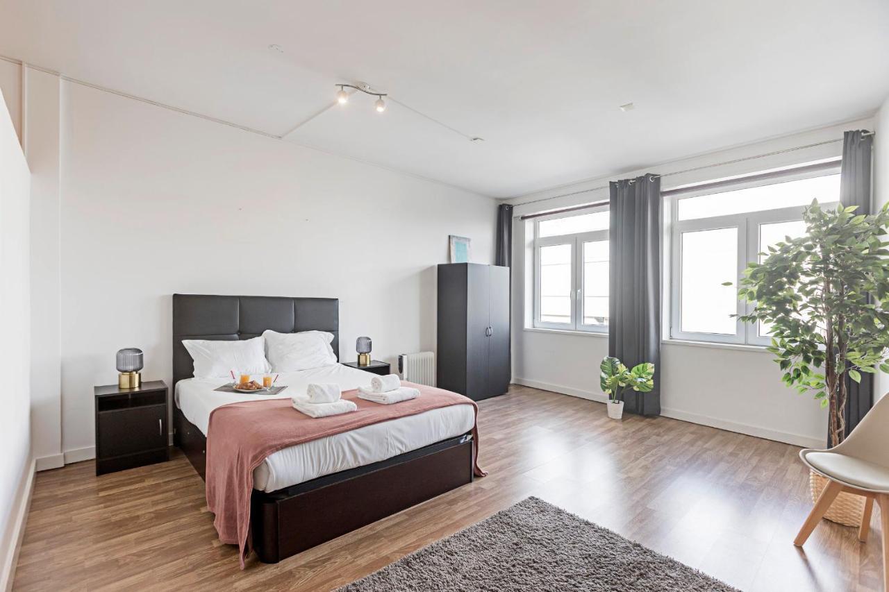 Amazing Apartment In Downtown Porto By Lovelystay Luaran gambar
